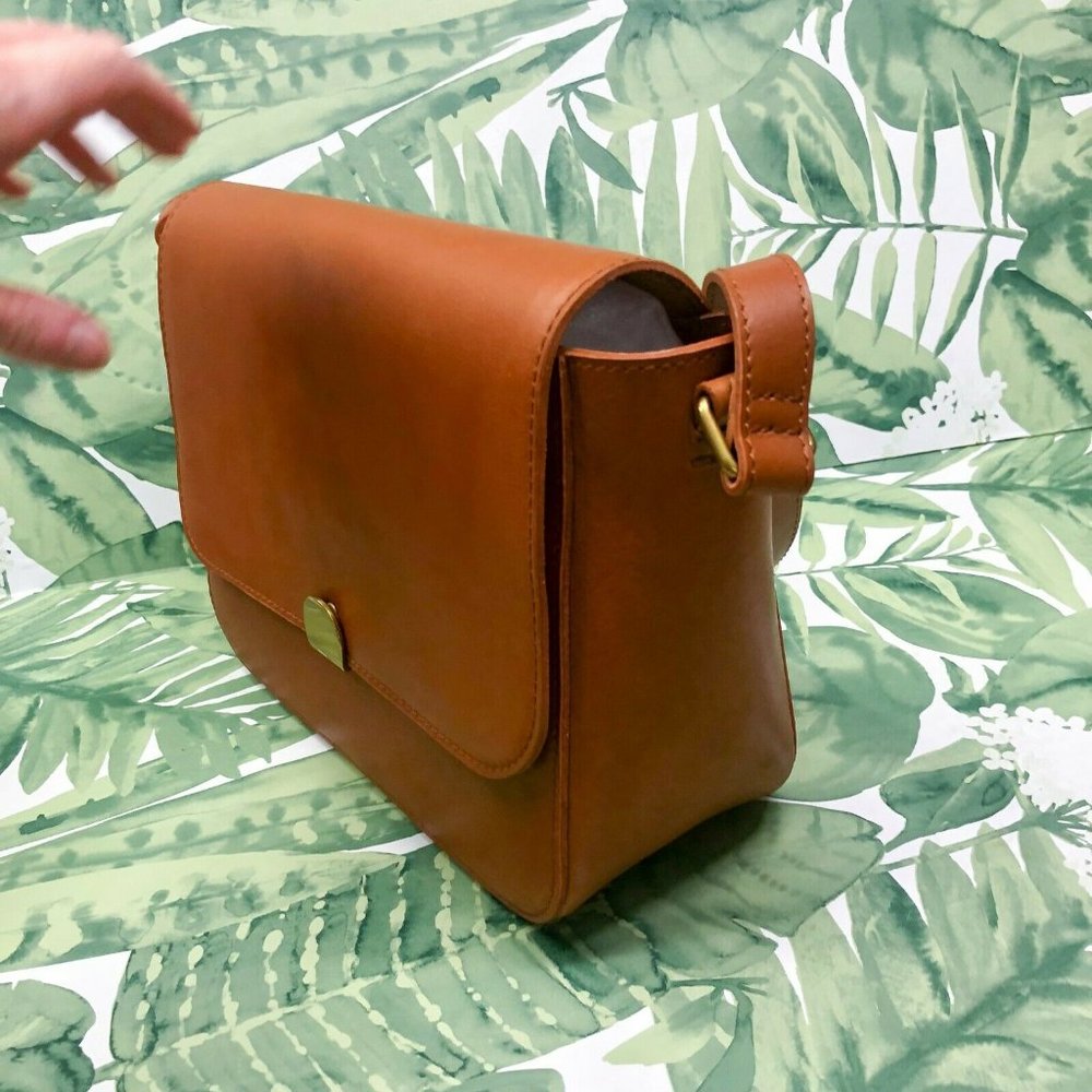 Madewell The Abroad Shoulder Bag L4913 Purse Brown Sleek Clasp Leather New - Picture 4 of 9